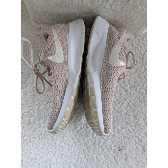 Nike Womens Tanjun Pink Running Shoes Sneakers Lace Up Comfort Breathable SZ 6.5 - Picture 3 of 7